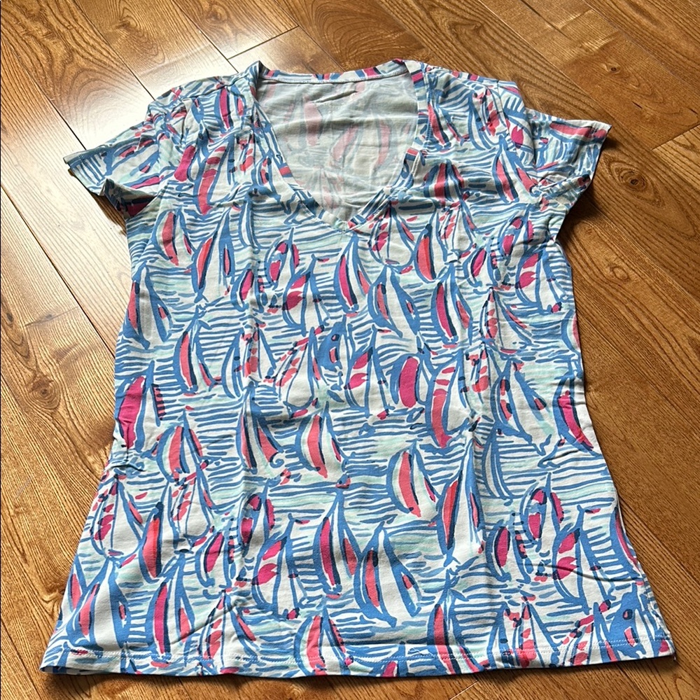 Colorful Women's V-Neck print right to return sailboats